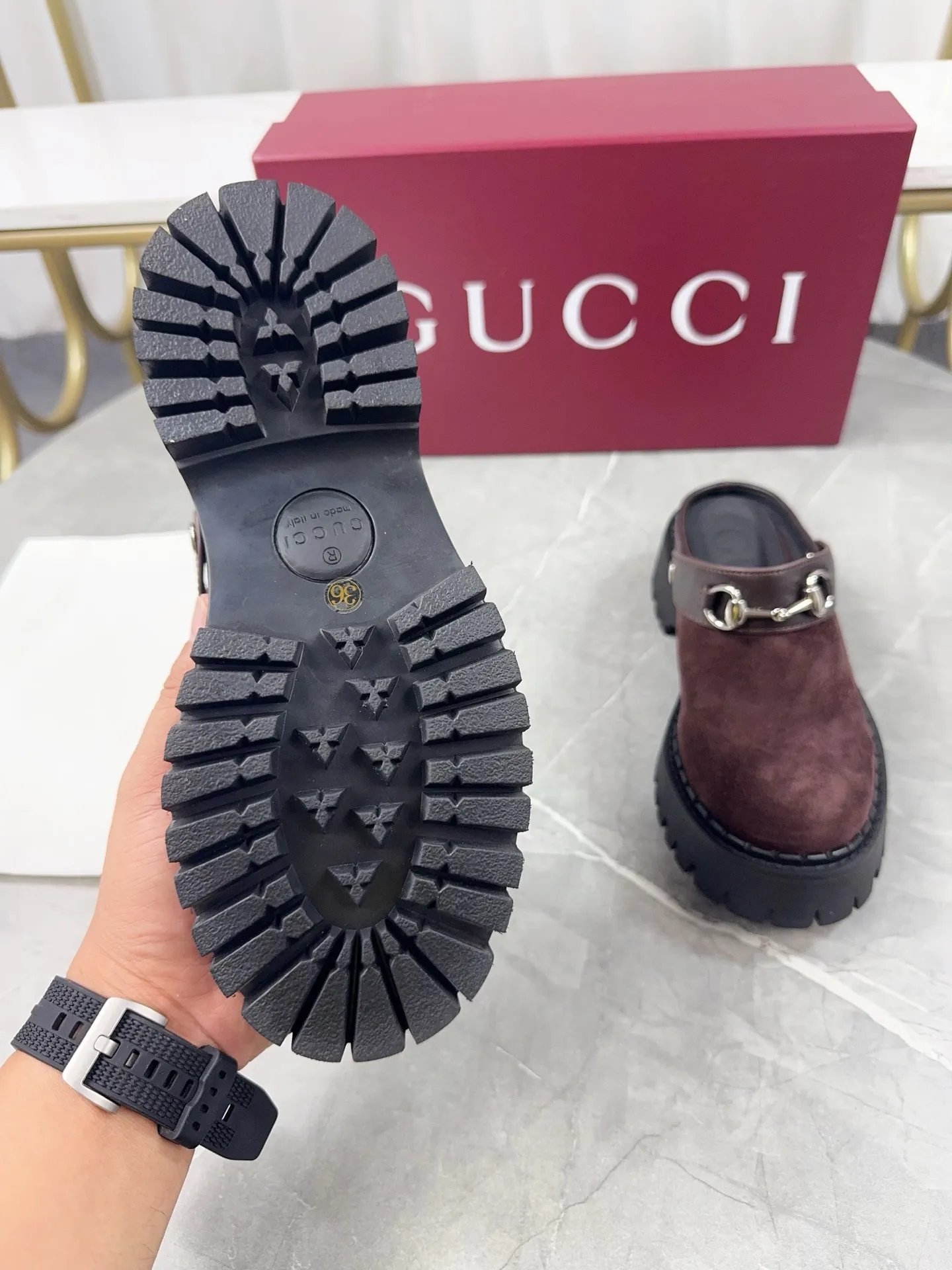 p500🐮🐮Gucci2024 new model, double GG groove thick-soled Loaf platform shoes. The original version is made 1:1. Super beautiful quality, classic model at the counter. ❶Upper: original frosted cowhide ❷Inner lining: water-dyed cowhide ❸Feet: water-dyed cowhide ❹Outsole: ultra-light original sole ❺thick sole heightening: 3.5cn ❻Packing: original packaging ❼Number: Women's 35-42 (41 42 customized, non-returnable) Men's model: 38-46 (45, 46 customized, non-returnable)